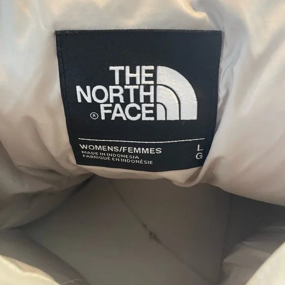 The North Face Women's White Arctic Parka w/ removable fur and hood-Size
Large - Picture 2 of 6
